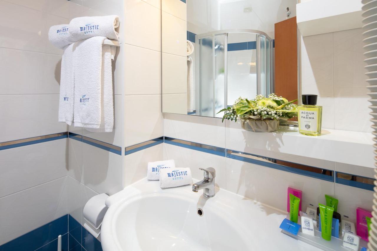 Majestic Beach Hotel & Wellness Бибионе Экстерьер фото