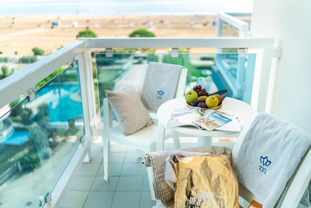 Majestic Beach Hotel & Wellness Бибионе Экстерьер фото