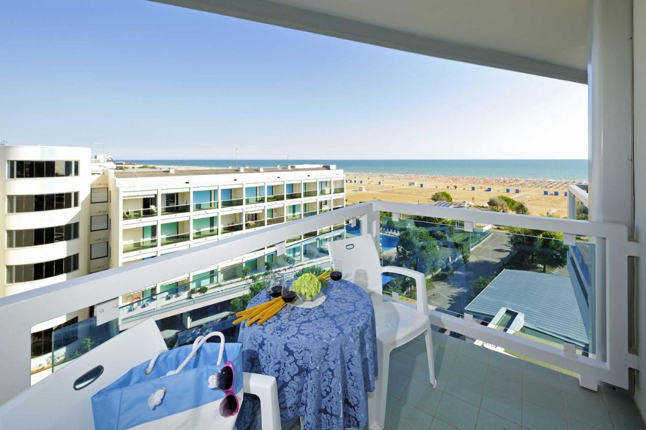 Majestic Beach Hotel & Wellness Бибионе Экстерьер фото