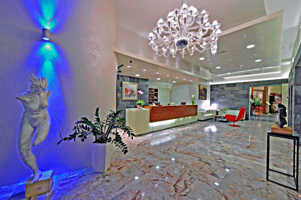 Majestic Beach Hotel & Wellness Бибионе Экстерьер фото