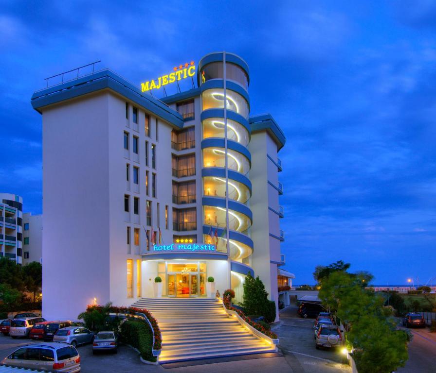 Majestic Beach Hotel & Wellness Бибионе Экстерьер фото