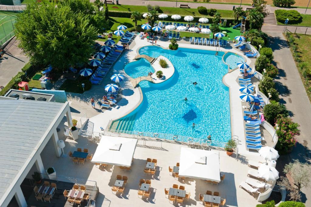 Majestic Beach Hotel & Wellness Бибионе Экстерьер фото