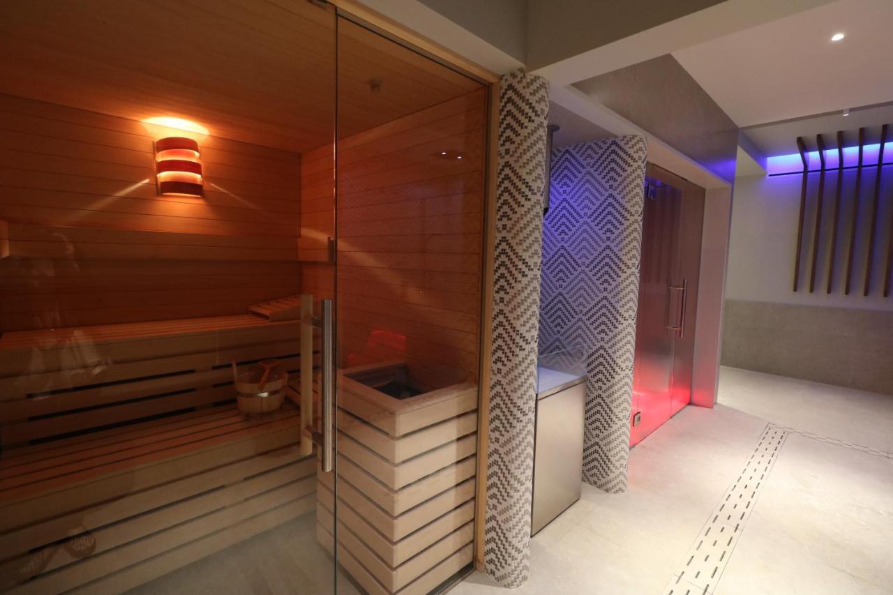 Majestic Beach Hotel & Wellness Бибионе Экстерьер фото