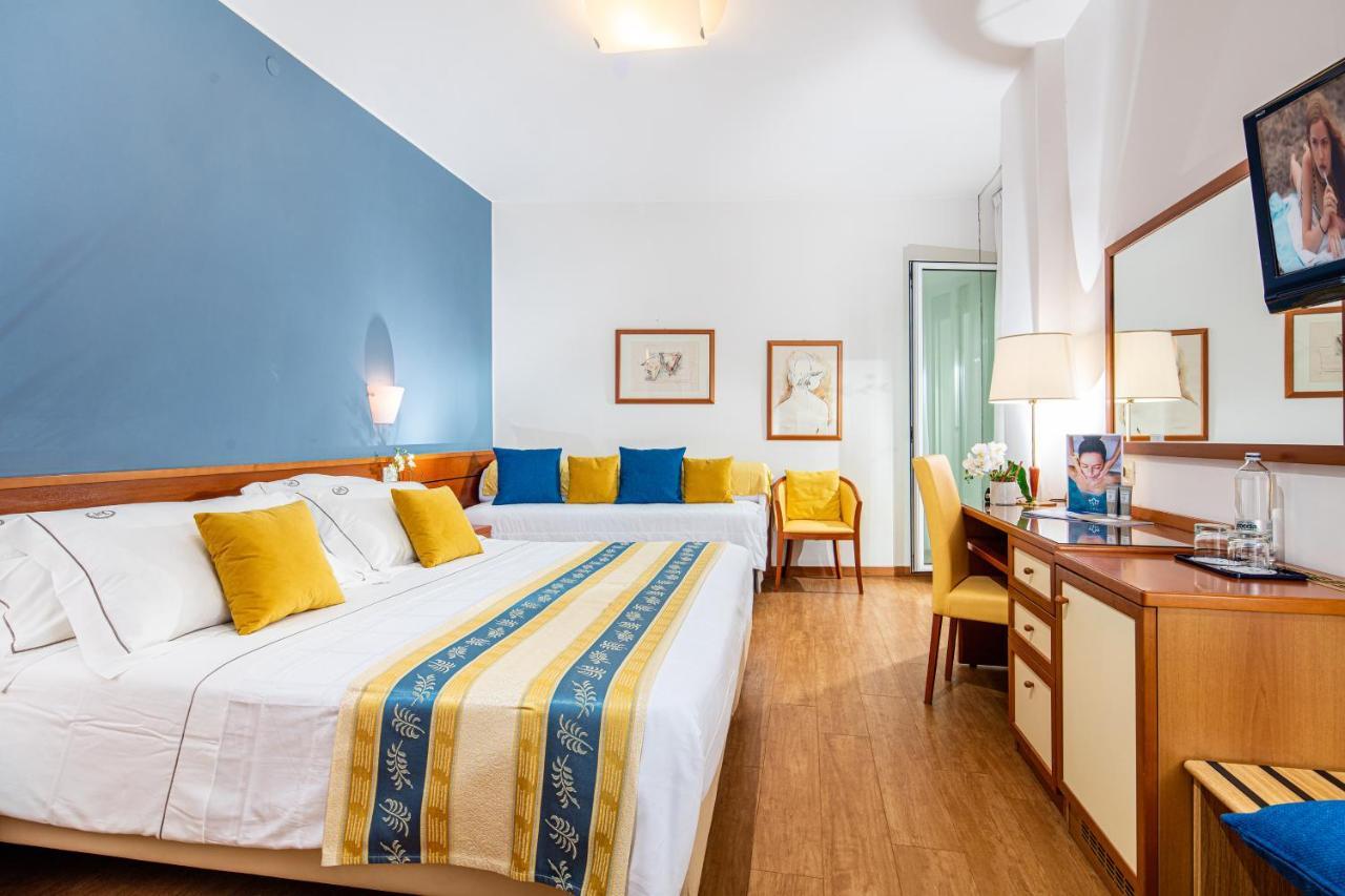Majestic Beach Hotel & Wellness Бибионе Экстерьер фото